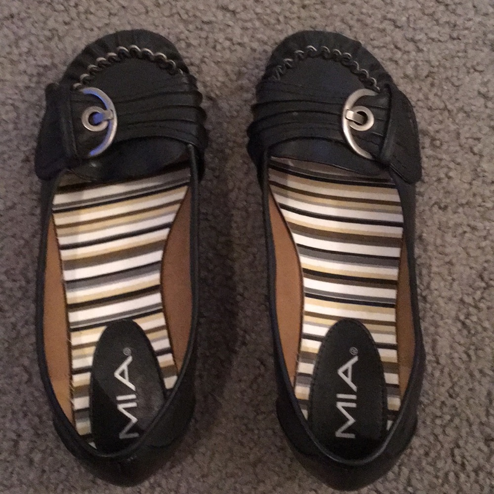Mia black shoes-flats. Size 8.5